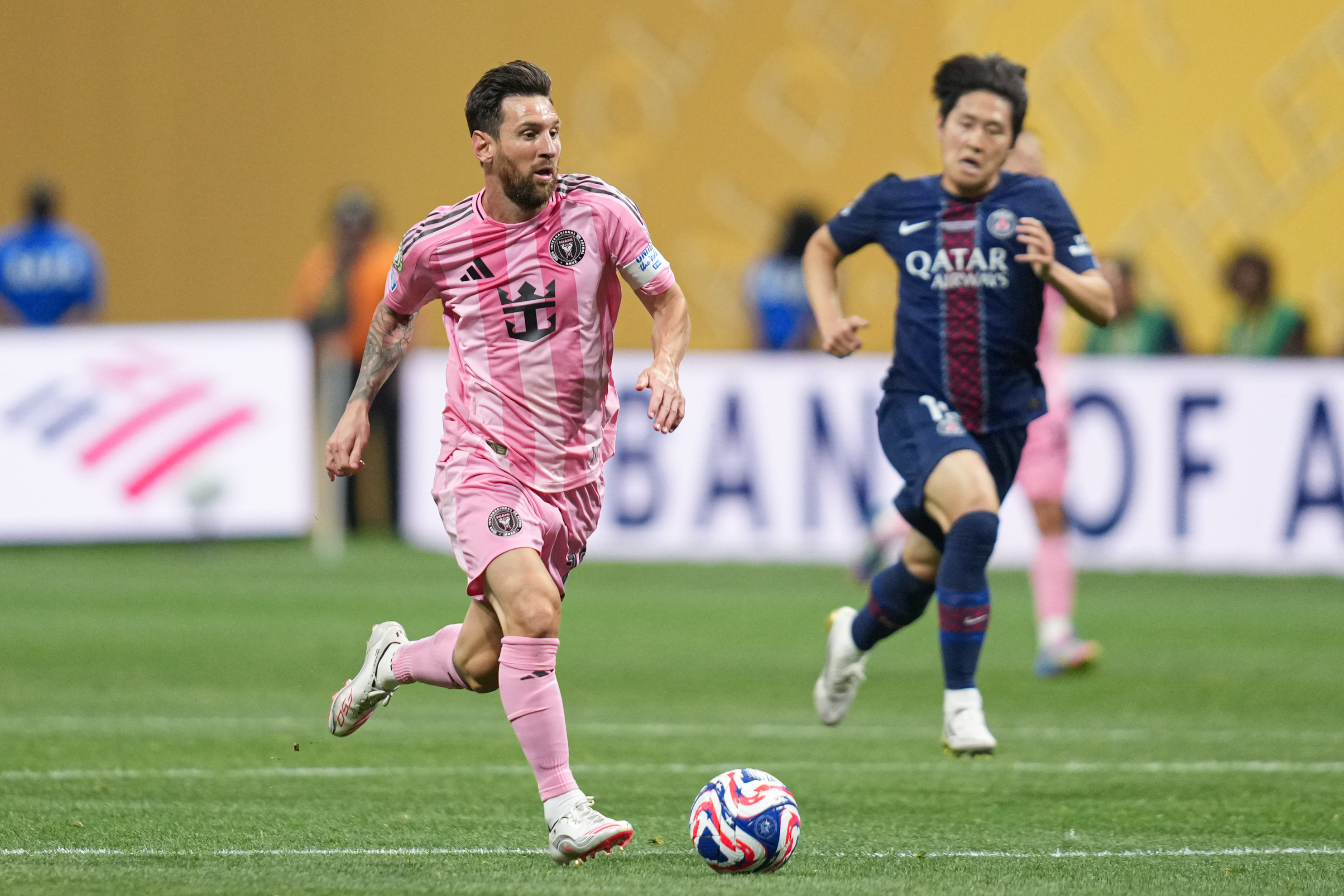 巴黎圣日耳曼训练开放日；赛前再遭质疑引欢呼；意大利杯在即；赛季目标并未改变的简单介绍