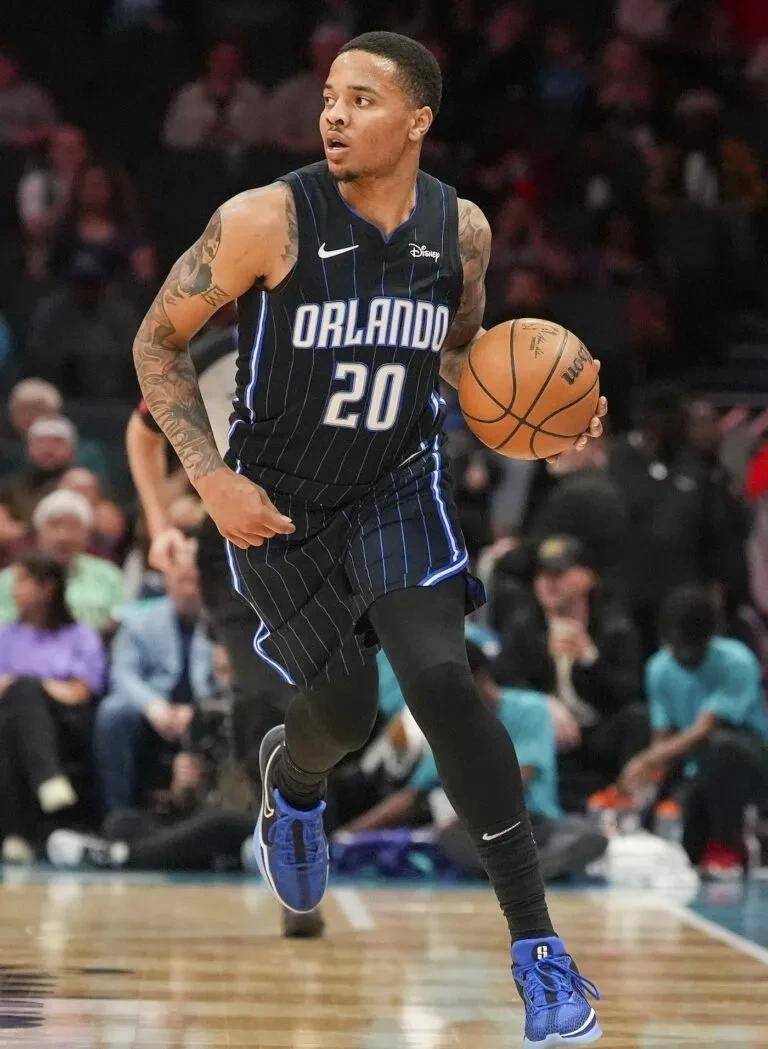 包含今晨NBA总决赛焦点战，萨克拉门托国王刷新队史纪录，底气十足，控场能力受关注的词条