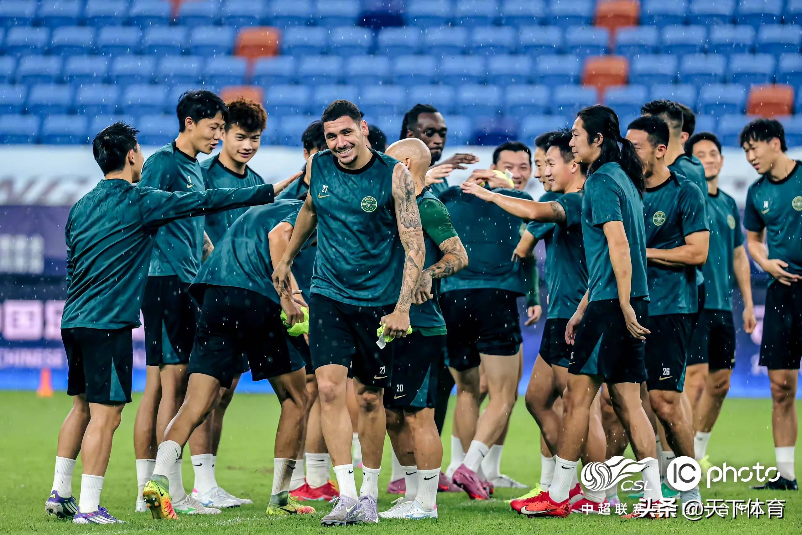 关于浙江队迎英超关键赛，国际比赛日绝杀压哨，球迷炸锅，控场能力受关注的信息