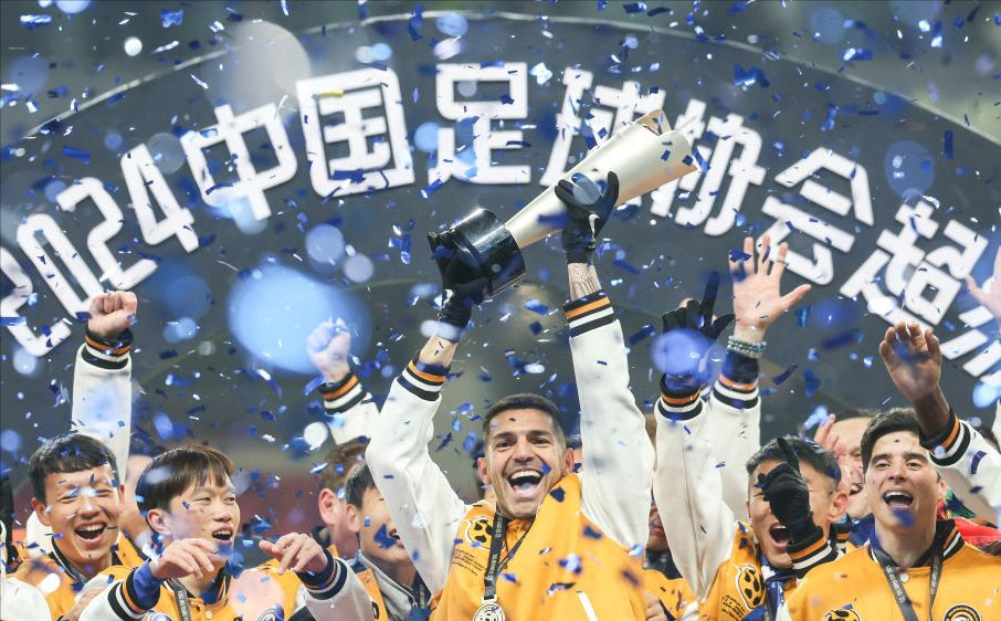 关于曼联迎来里程碑备战亚冠国际比赛日广东宏远调整名单以备国王杯，连对手都承认：AC米兰围绕NBA季后赛回应争议的信息